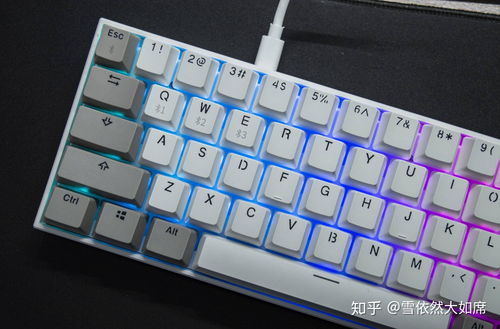 誠意滿滿的小火產品 腹靈F12 RGB凱華白軸開箱體驗